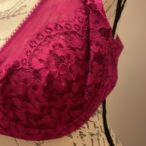 EUC Victoria’s Secret Body By Victoria unlined Demi bra - Picture 3 of 15